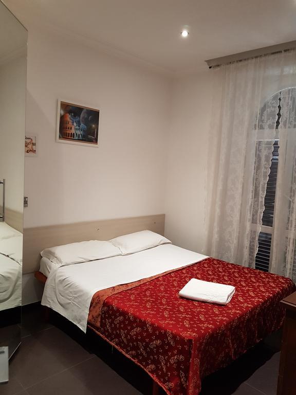 Guest House Hello Roma Екстериор снимка